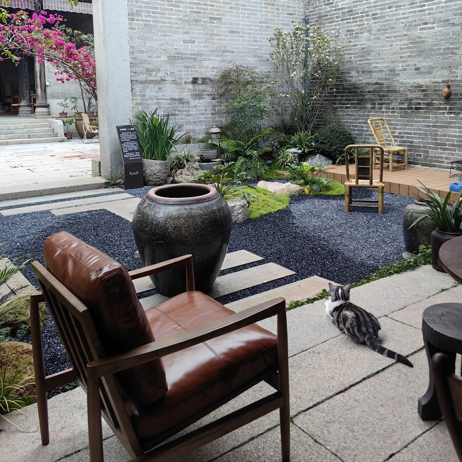 Furnipuzzle Scandinavian Lounge Chair - Dark Wood/Brown Vegan Leather