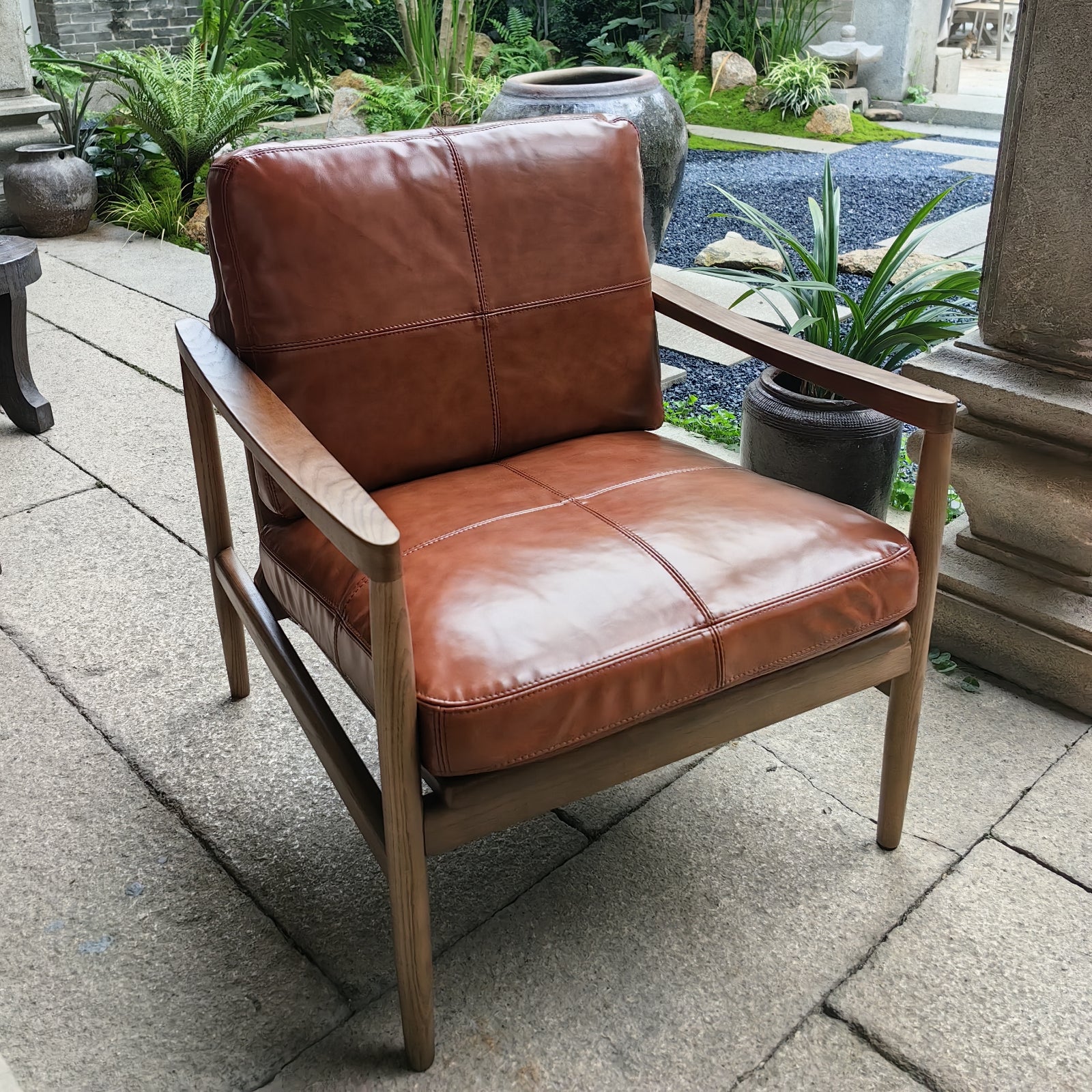 Furnipuzzle Scandinavian Lounge Chair - Dark Wood/Brown Vegan Leather