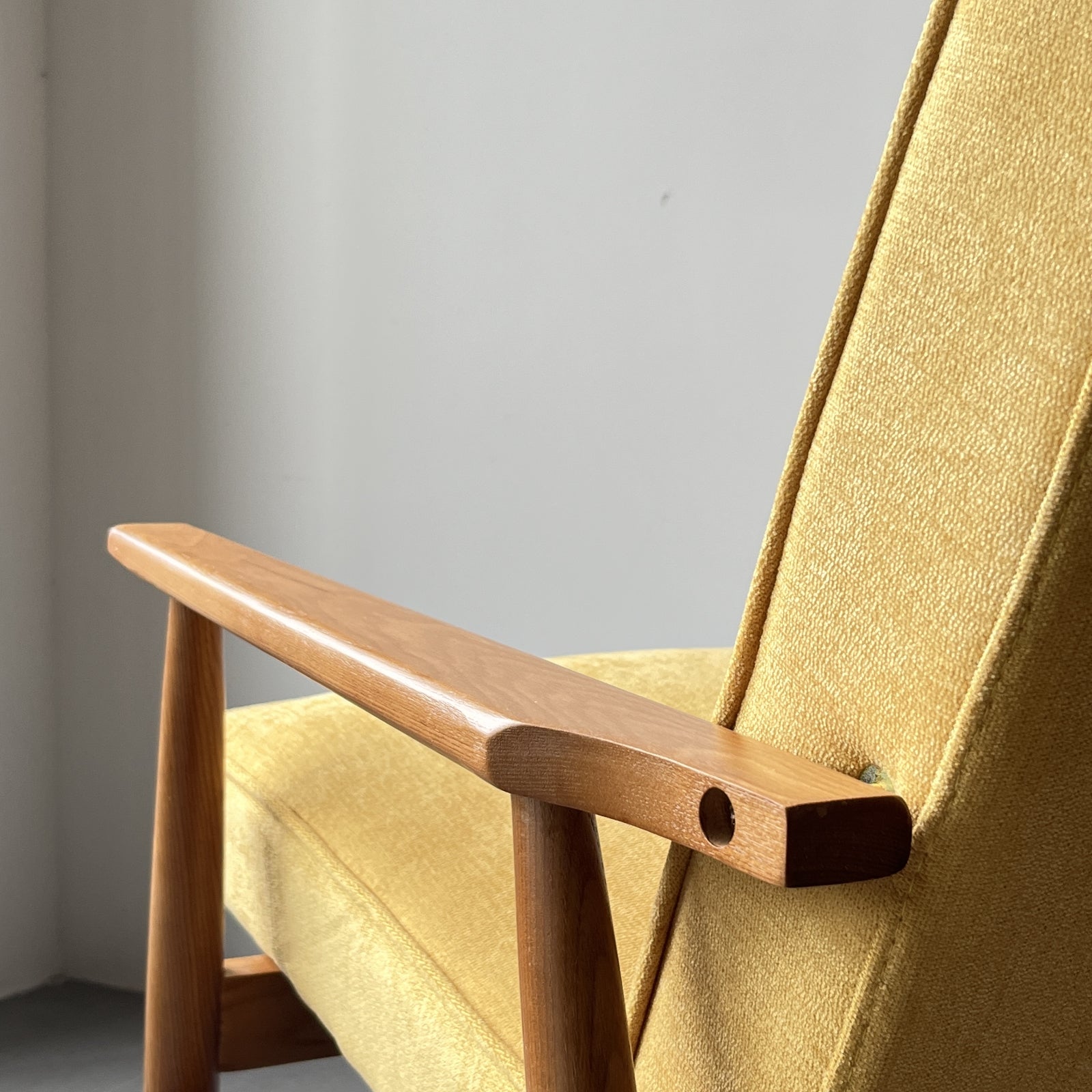 Furnipuzzle Scandinavian White Ash Wood Fabric Rocking Chair - Assemble-Ready